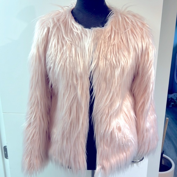 Jackets & Blazers - Women's Faux Fur Jacket - Blush Pink small